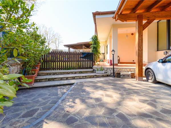 Guidonia - Villa a Schiera
